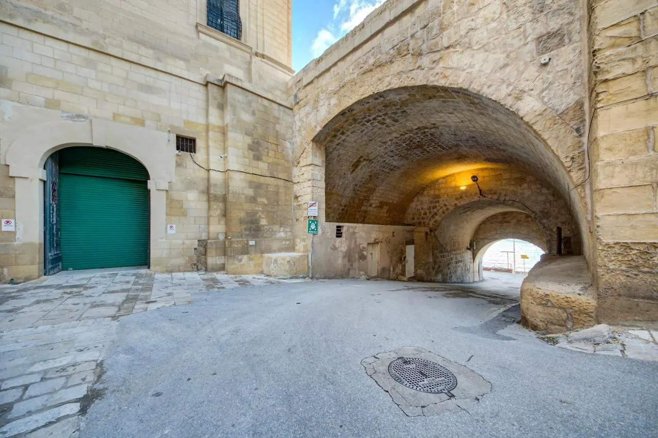 33 Sally Port Valletta Apartment