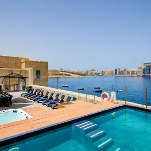Waterfront With Pool And Jacuzzi Villa